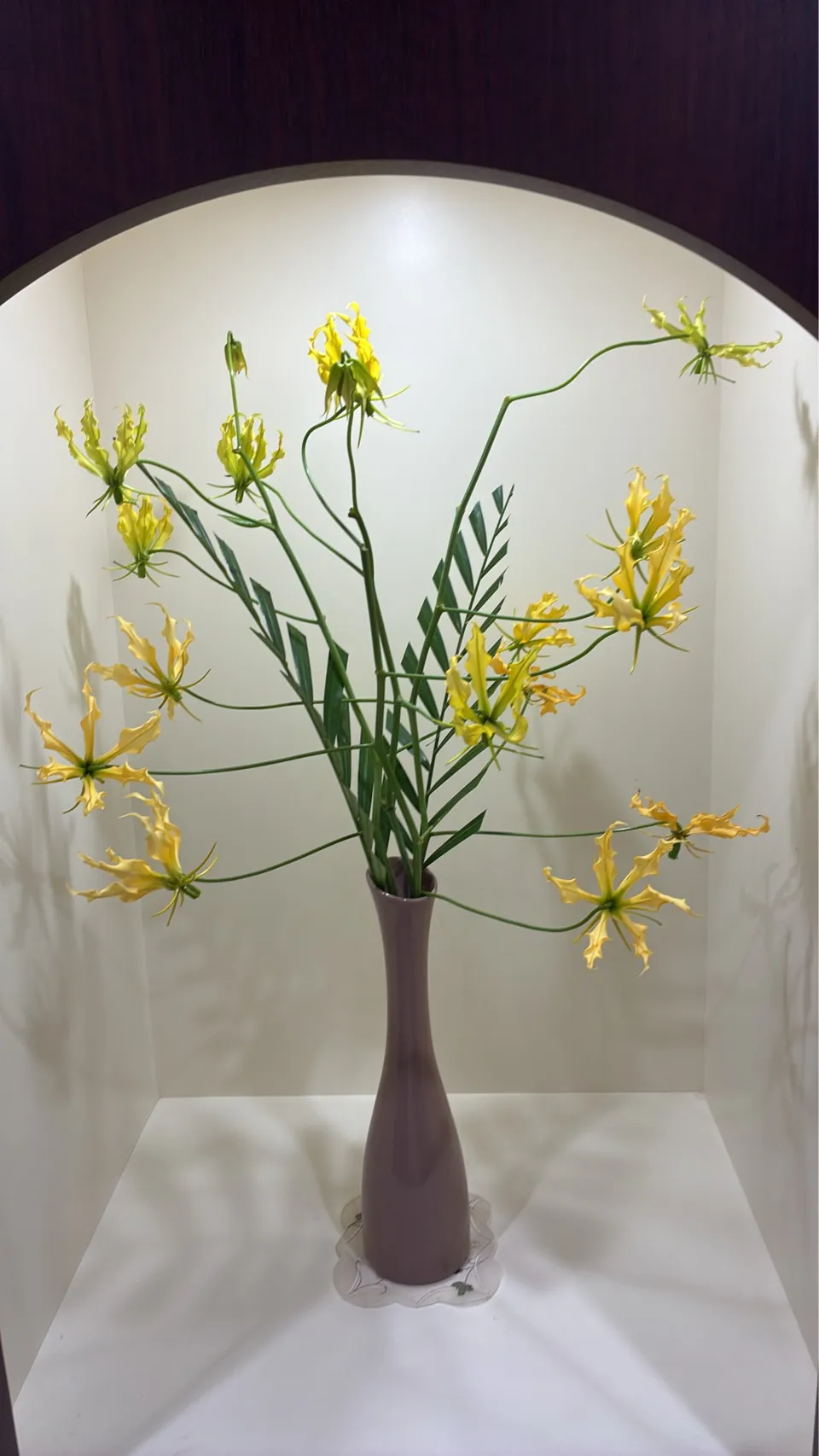 今週のアレンジ「秋風に舞う、可憐な花の調べ」